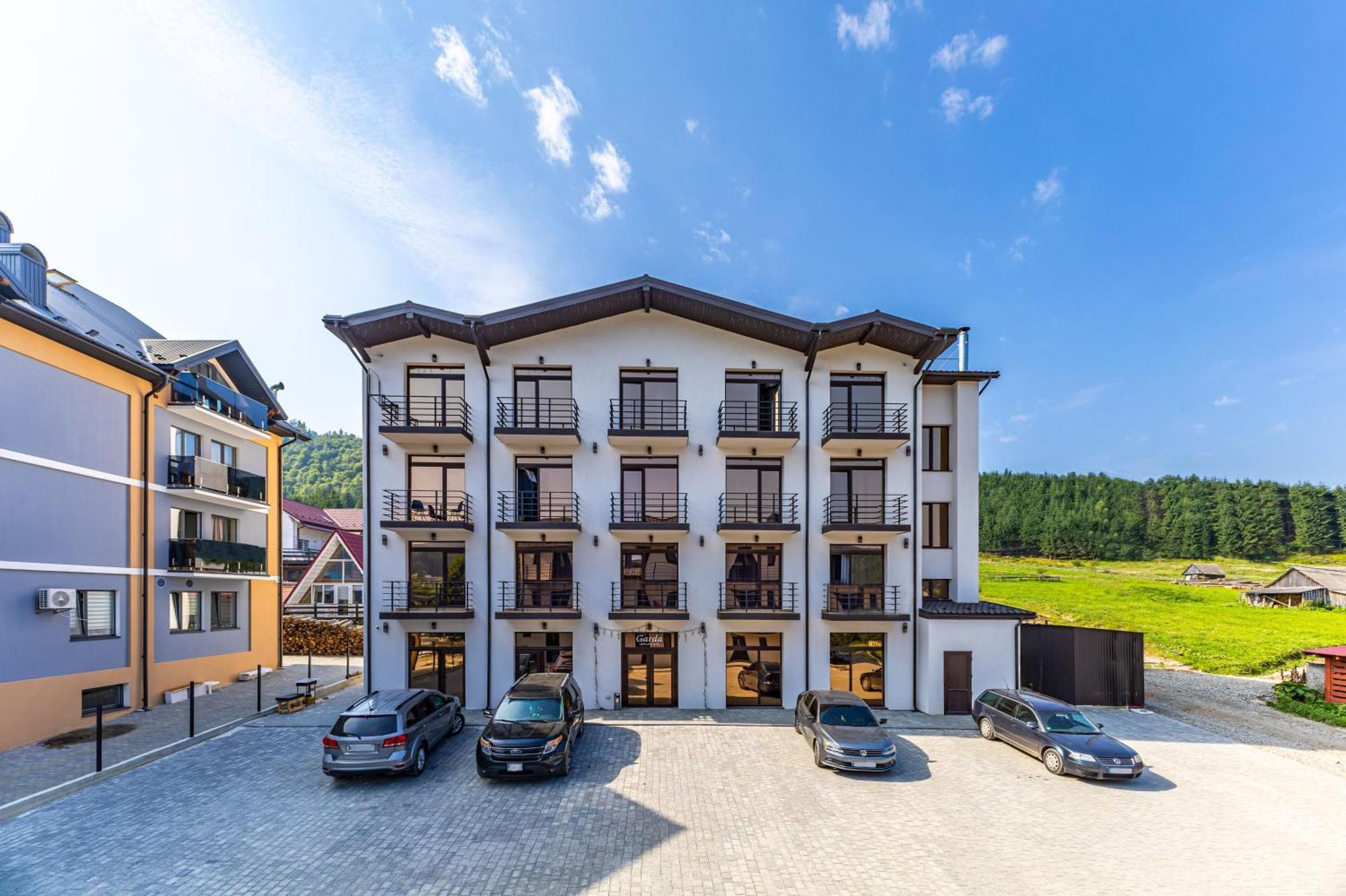 Garda - Breakfast Included In The Price Restaurant Free Parking Mountain View Kitchen In The Apartment Separate Entrance Bukovel Exterior photo